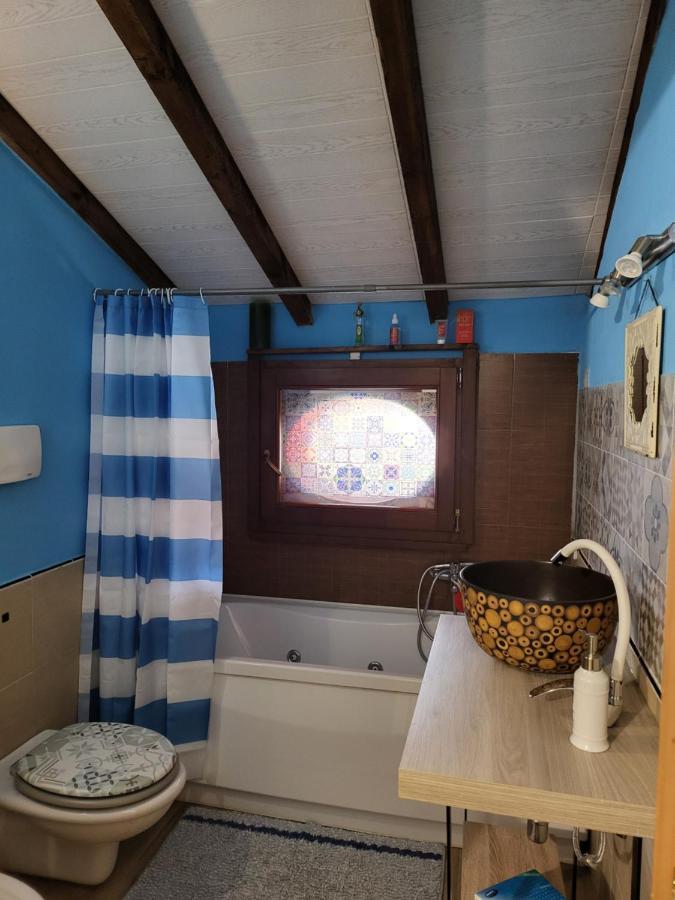 A Casa Di Luca Hotell Mediglia Exteriör bild