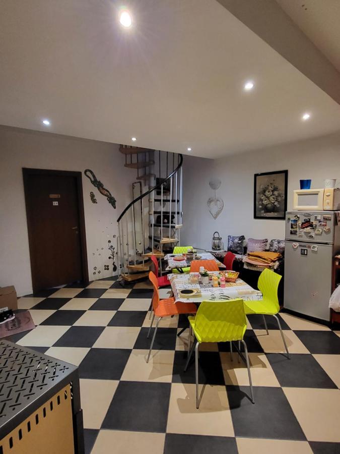 A Casa Di Luca Hotell Mediglia Exteriör bild