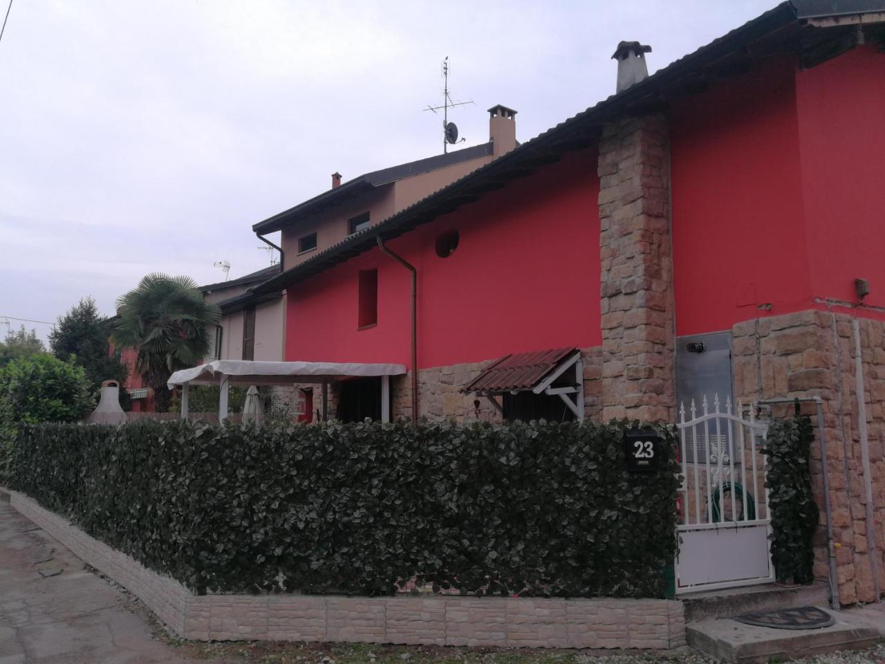 A Casa Di Luca Hotell Mediglia Exteriör bild