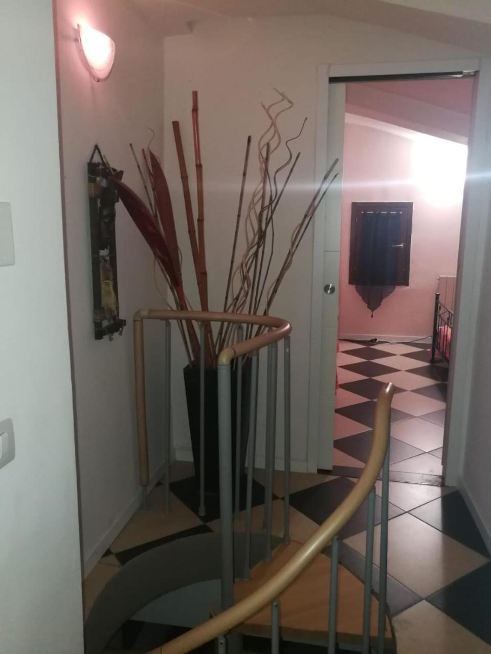 A Casa Di Luca Hotell Mediglia Exteriör bild